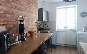 MODERNE Ferienwohnung mit sonnigem Gartenblick,1 Stock